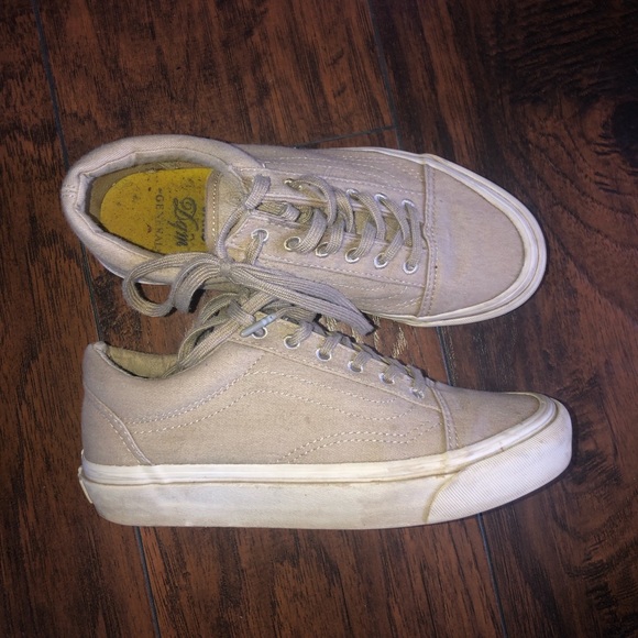 Vans - Picture 2 of 5